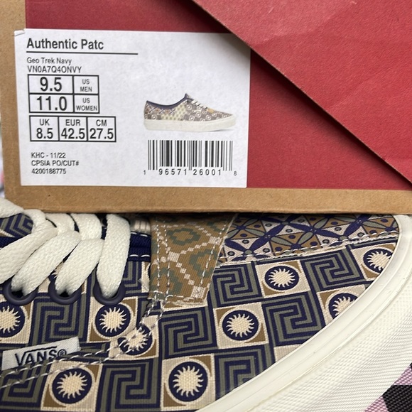 Vans Men’s Authentic Patchwork 
Geo Trek Navy
VN0A7Q4ONVY
Sneakers - Picture 16 of 16